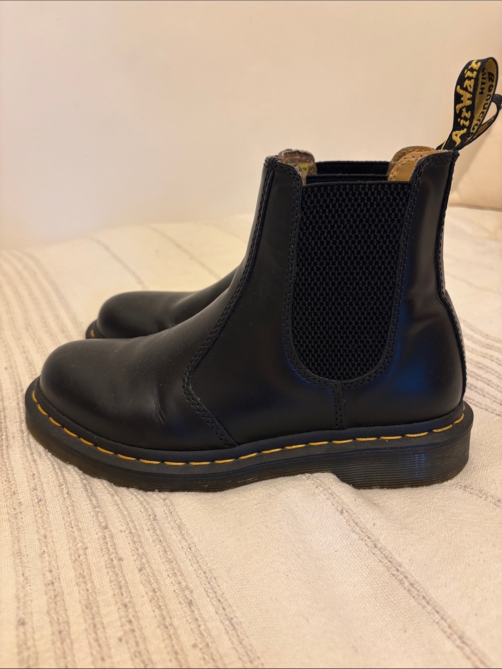 DR MARTENS